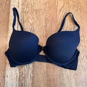 Victoria’s Secret lined underwire demi bra in black size 32C circa 2015 vintage